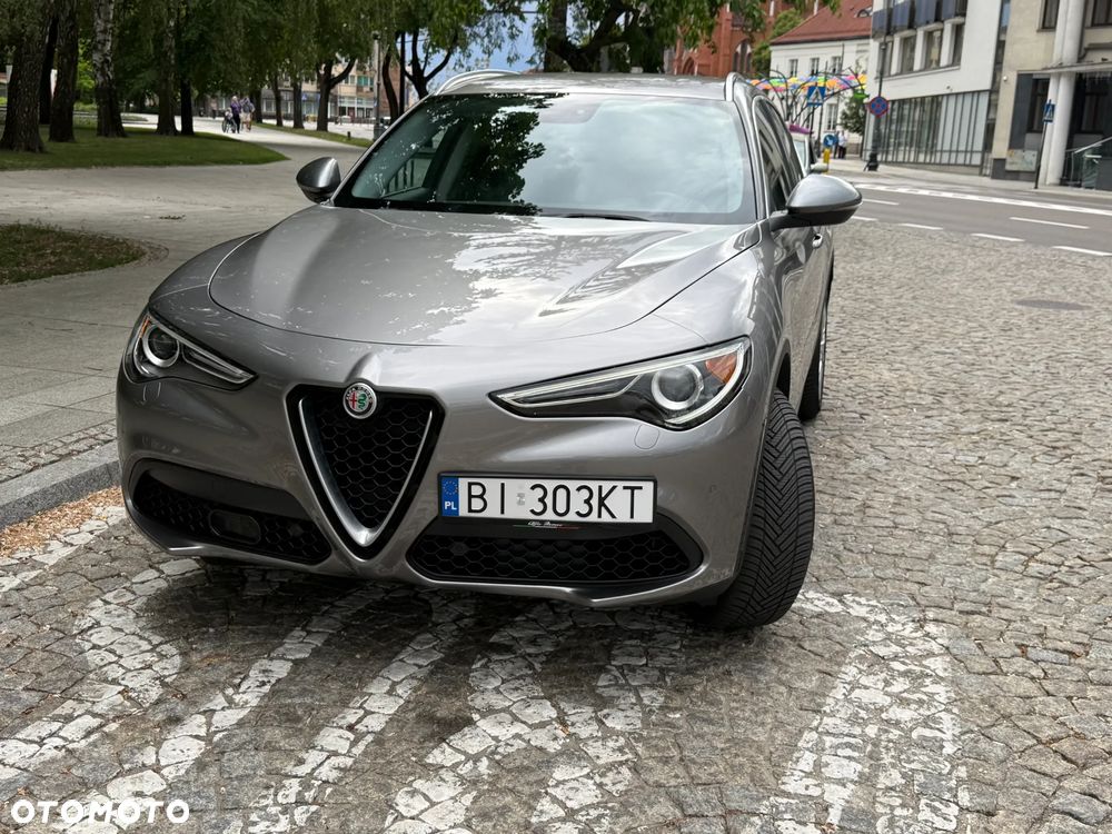 Alfa Romeo Stelvio - 2