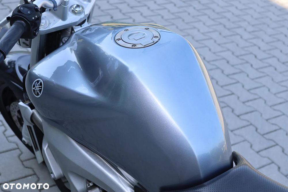 Yamaha FZ6 - 18