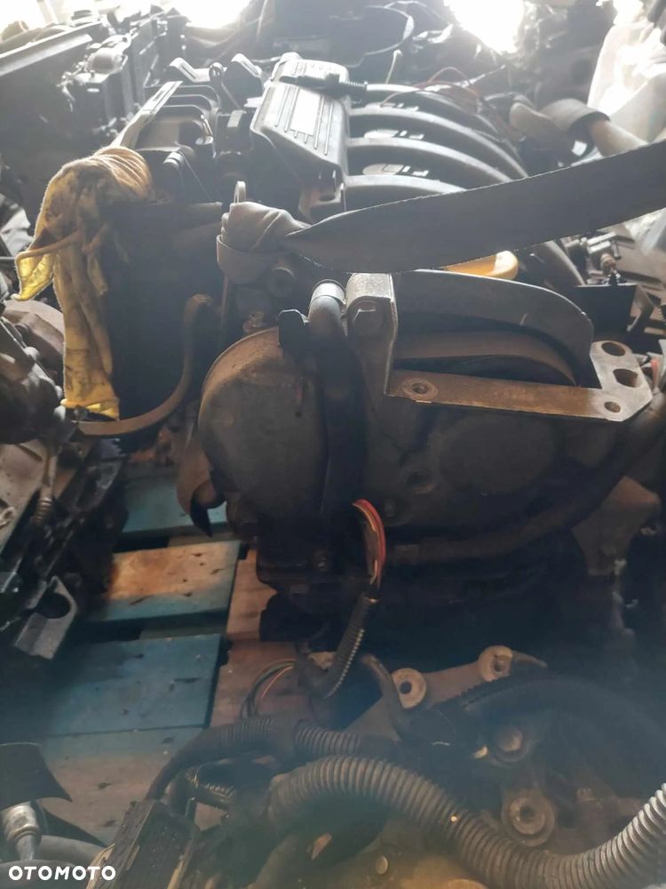 RENAULT MEGANE I 1.4 16V SILNIK SŁUPEK K4J750 K4J 750 - 2