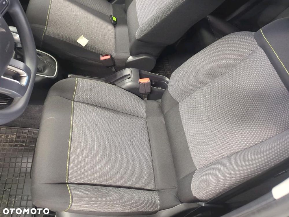 Citroën C3 1.2 PureTech Shine EAT6 - 24