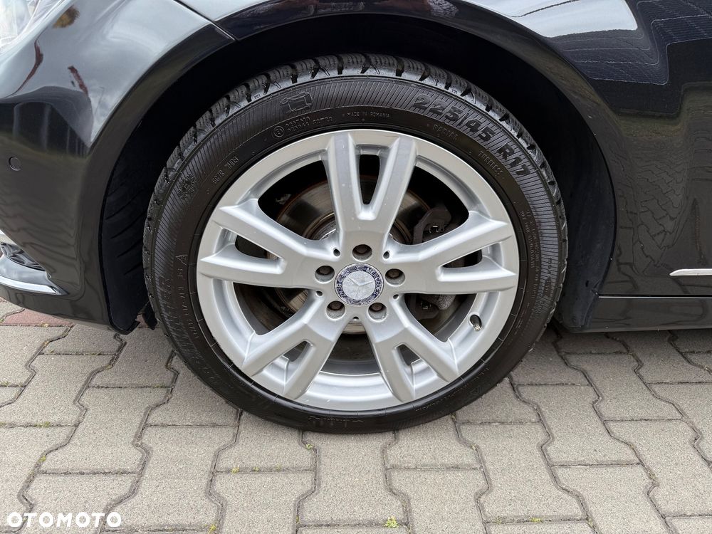 Mercedes-Benz Klasa C 220 CDI BlueEff 4-Matic Avantgarde - 23