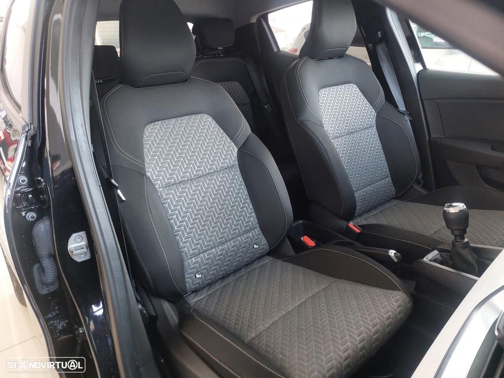 Renault Clio 1.0 TCe Evolution Bi-Fuel - 38