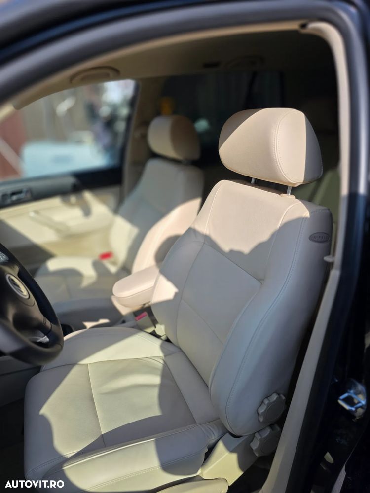 Volkswagen Golf 1.9TDI 4Motion Highline - 11