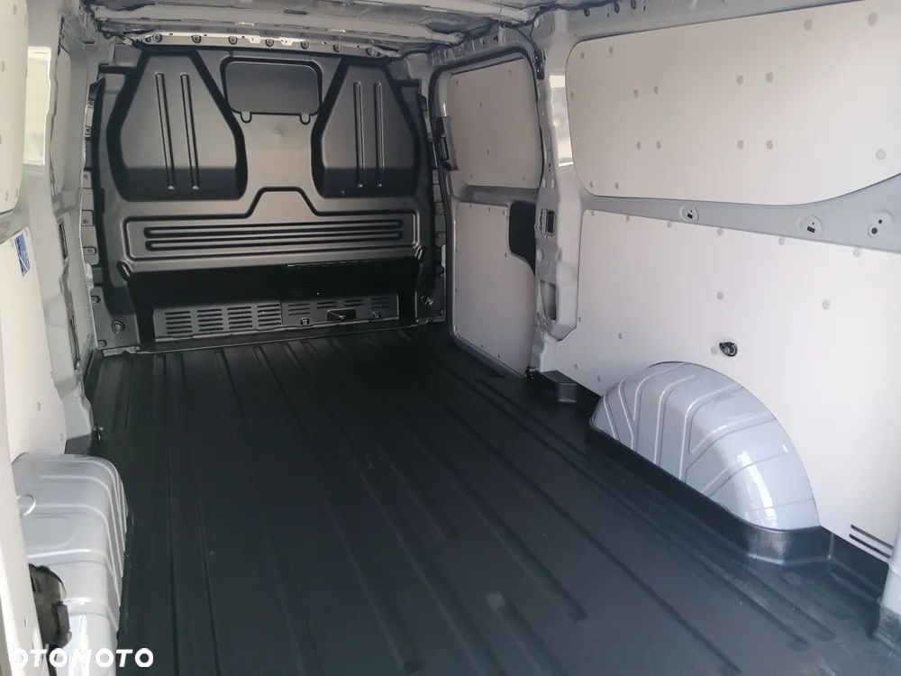 Ford CUSTOM VAN LIMITED - 11