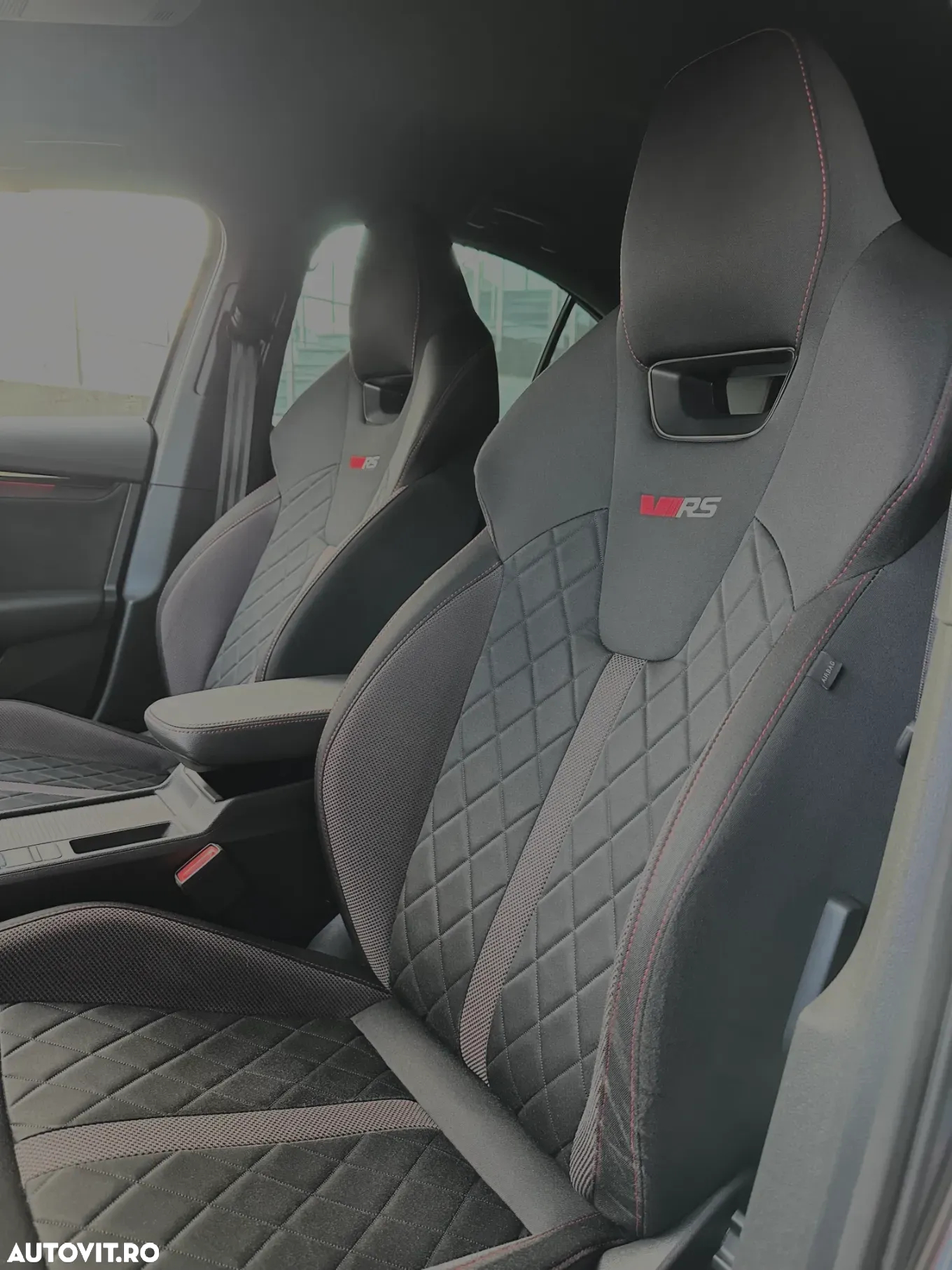 Skoda Octavia 2.0 TSI DSG RS - 6