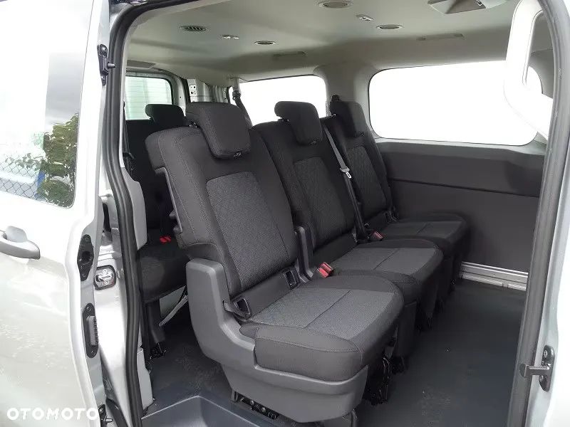 Volkswagen Transporter Kombi L2H1 M1 - 11