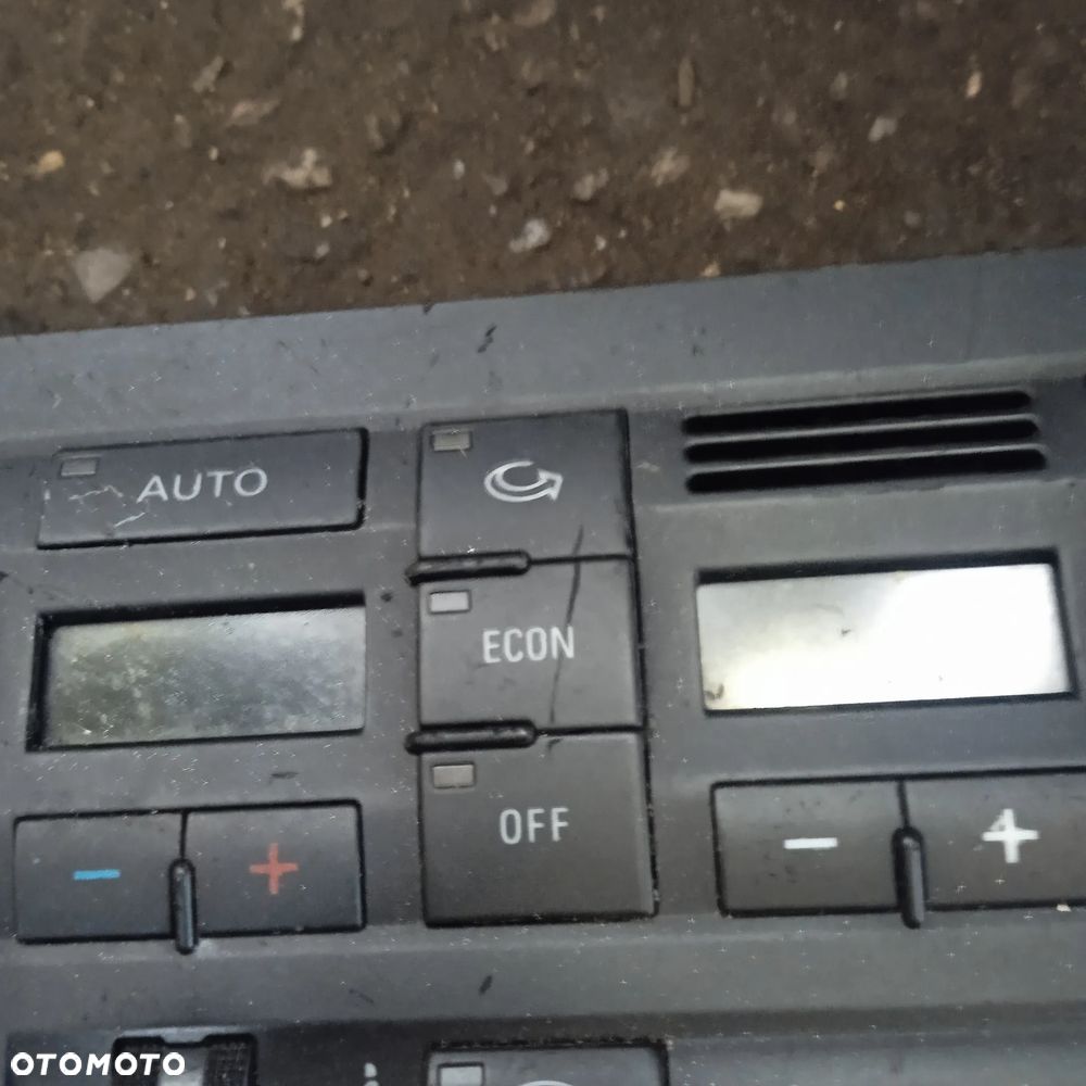 Panel nawiewu A4 8E0820043A - 2