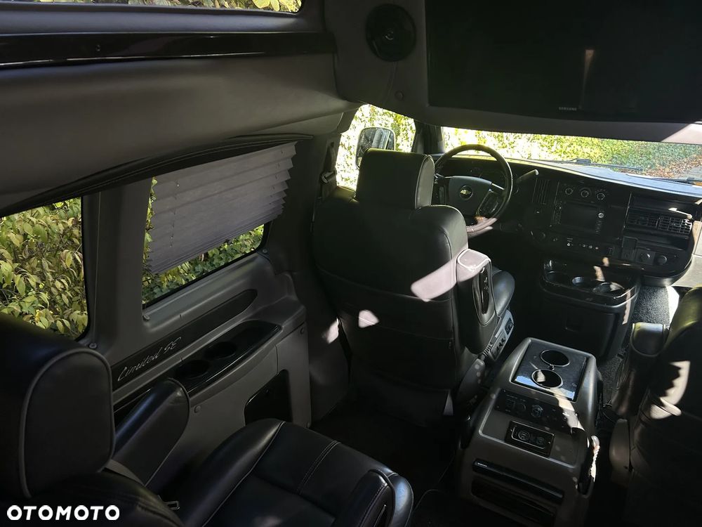 Chevrolet Express - 21