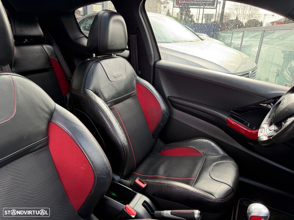Peugeot 208 GTI 200 THP - 46