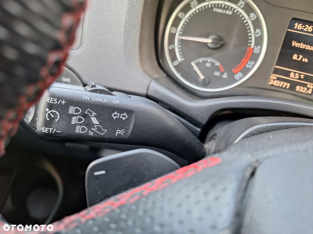 Skoda Octavia 2.0 TDI RS DSG - 32