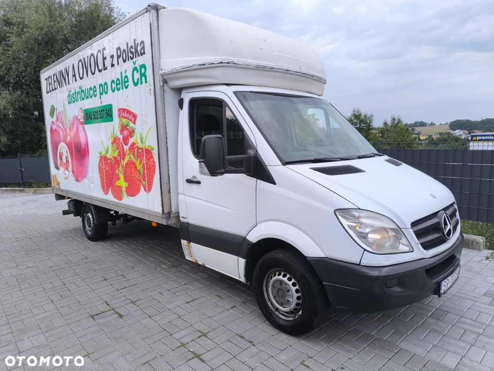 Mercedes-Benz SPRINTER 319