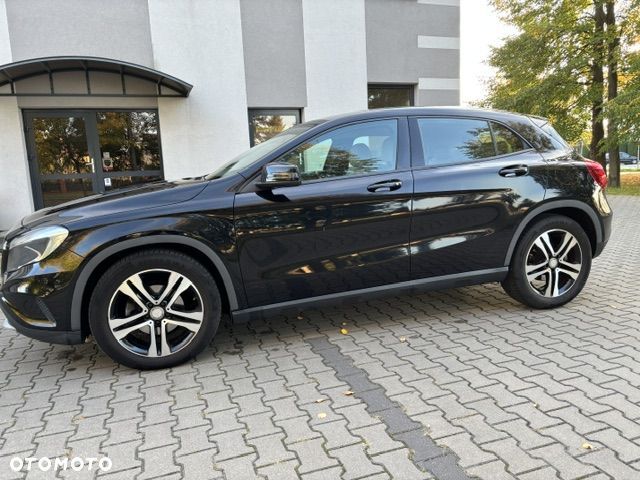 Mercedes-Benz GLA - 2