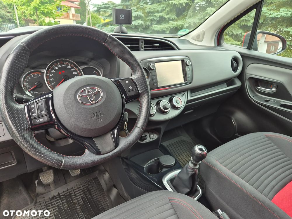Toyota Yaris 1.33 VVT-i Lounge - 16