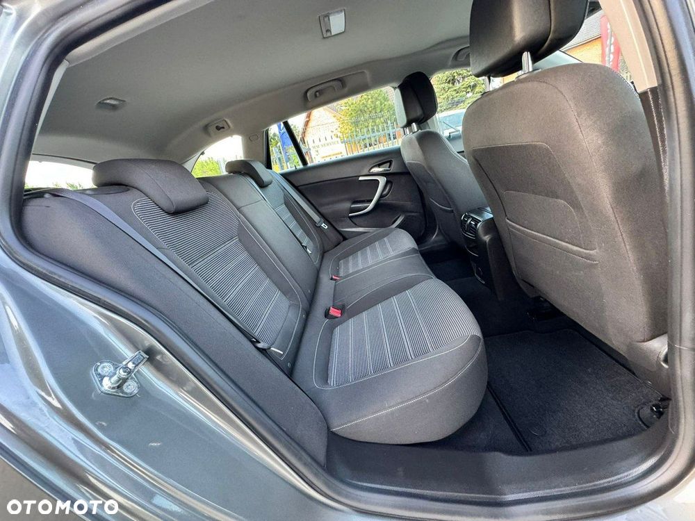 Opel Insignia - 25