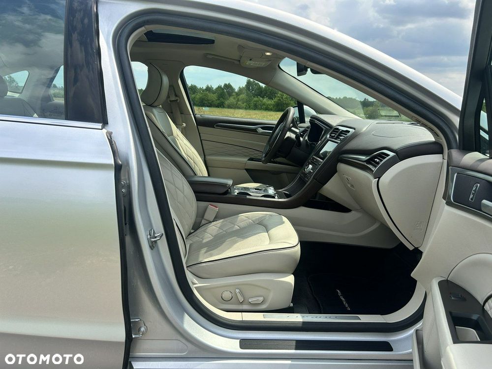 Ford Fusion - 14