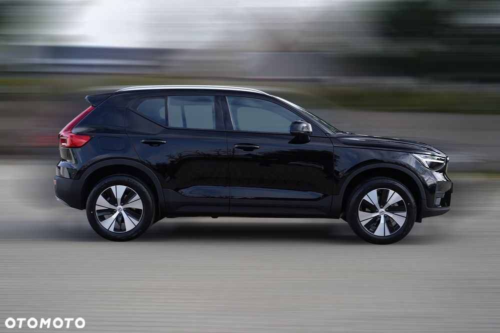 Volvo XC 40 B3 Plus Dark - 4