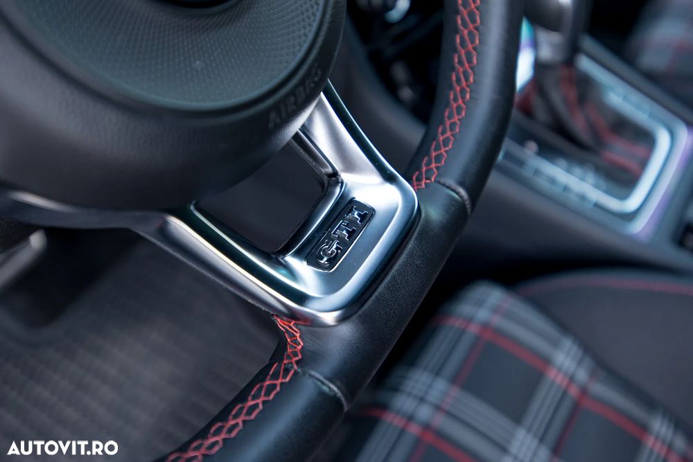 Volkswagen Golf 2.0 TSI DSG GTI - 21
