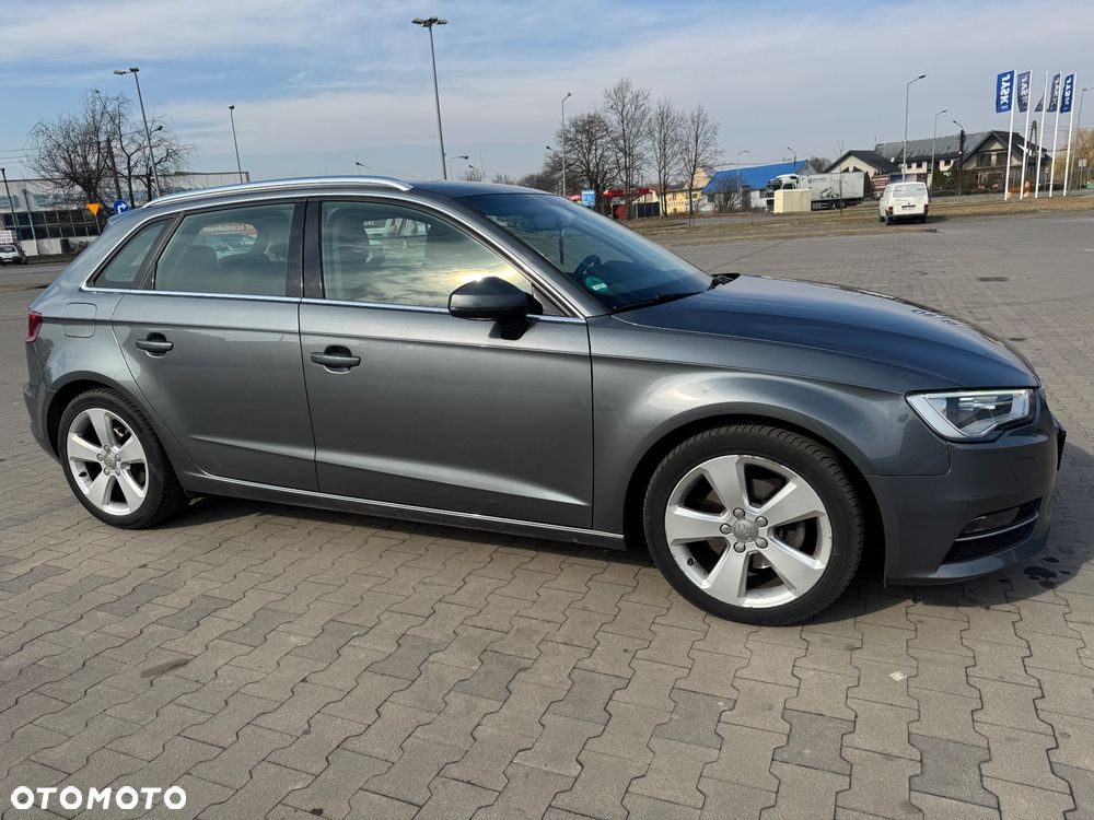 Audi A3 Sportback - 1