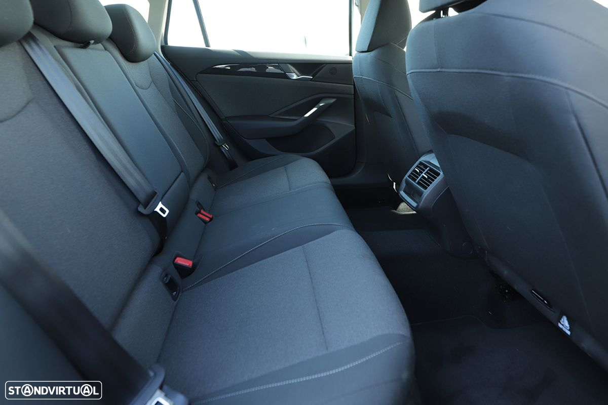 VW Passat Variant 1.5 TSI eHybrid DSG - 15