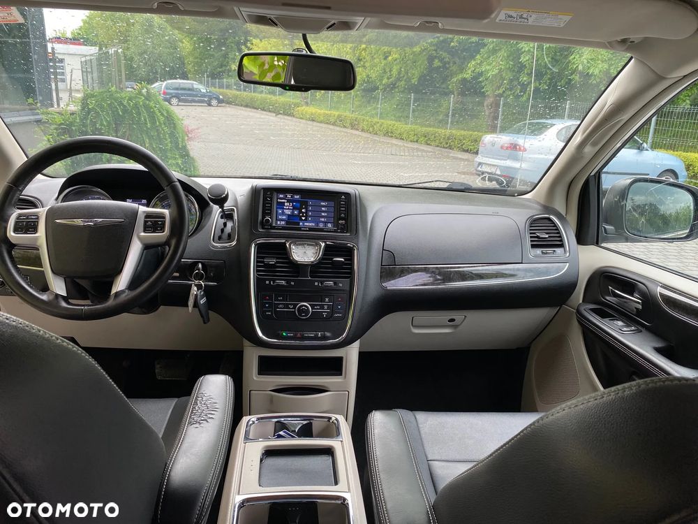 Chrysler Town & Country 3.6 Touring - 20