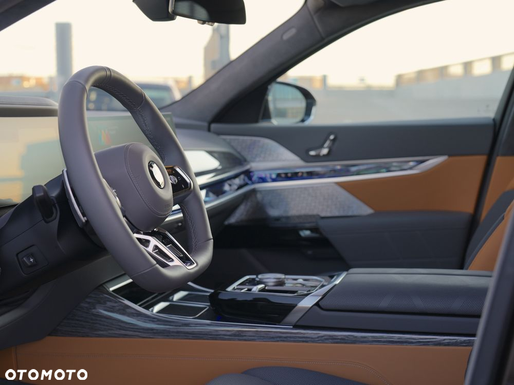 BMW Seria 7 - 24