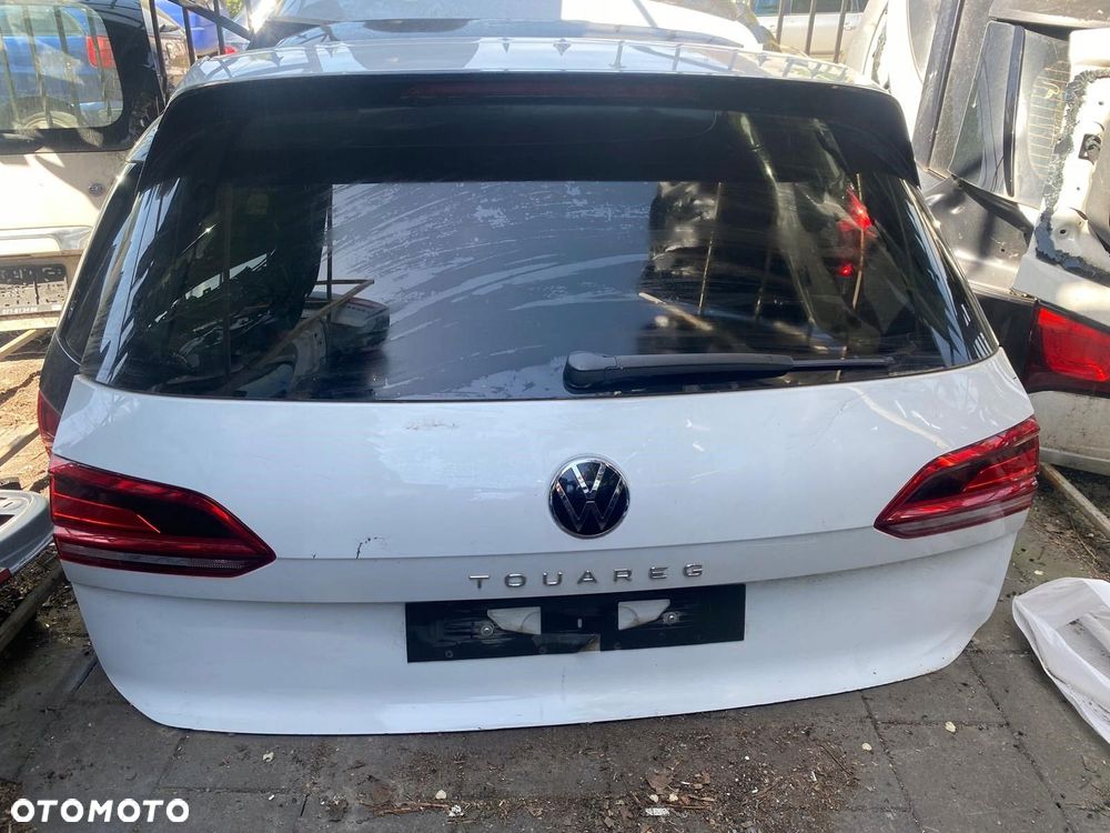 klapa tylna lampy volkswagen touareg iii 2020 rok - 1