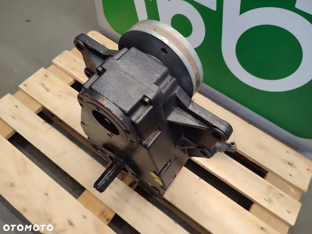 Przedni WOM 32028376A JCB Fastrac 8310 - 3