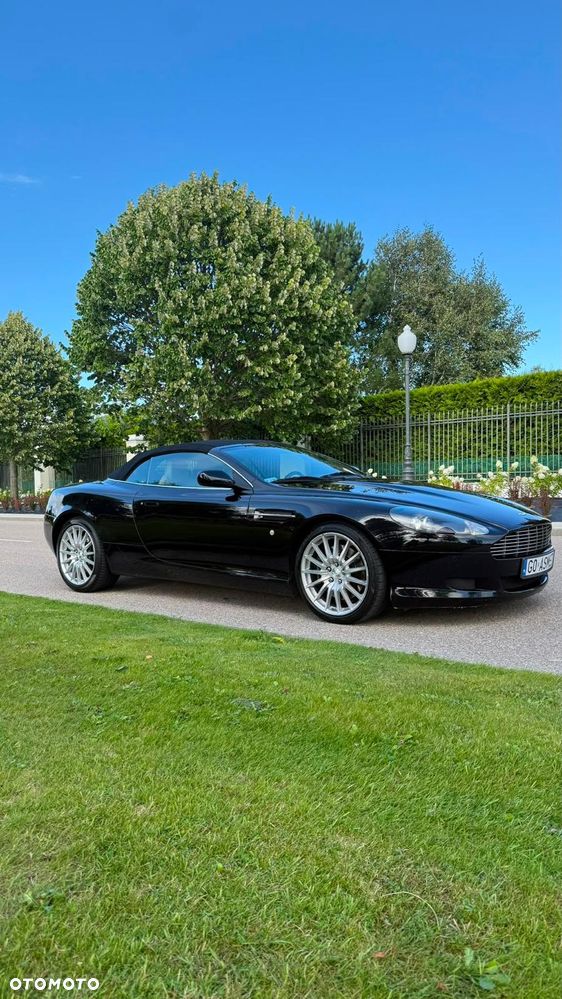 Aston Martin DB9 - 10