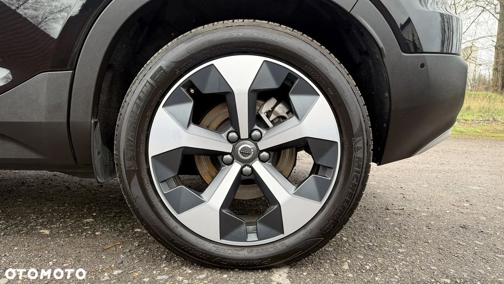 Volvo XC 40 B5 B AWD Momentum Pro - 22