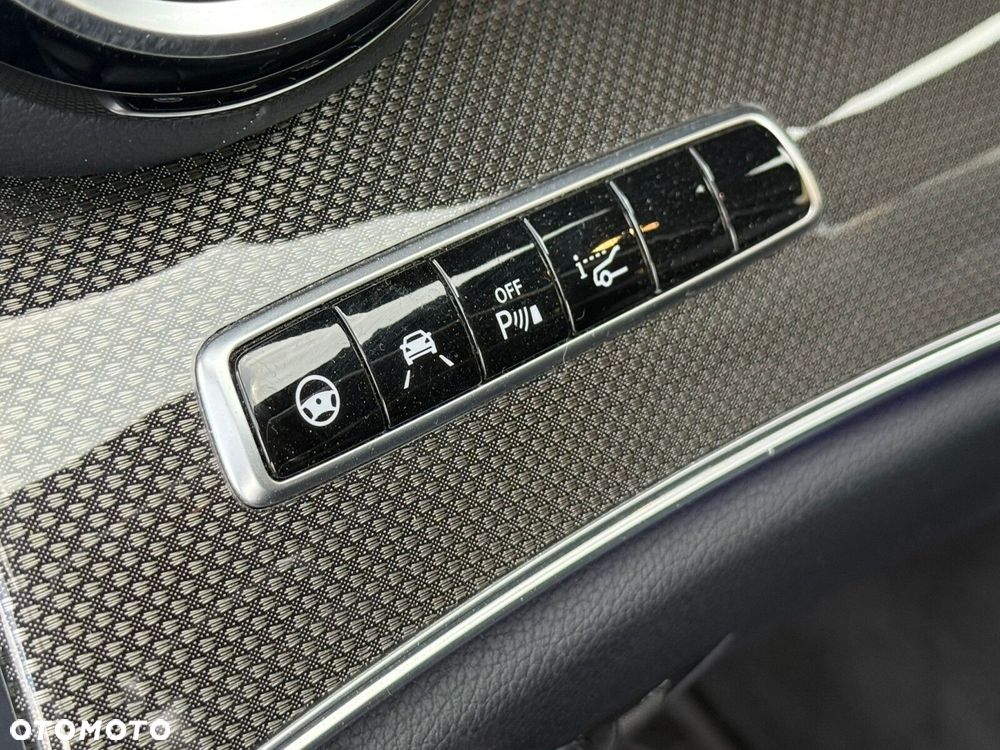 Mercedes-Benz Klasa E 220 d 4-Matic All-Terrain - 18