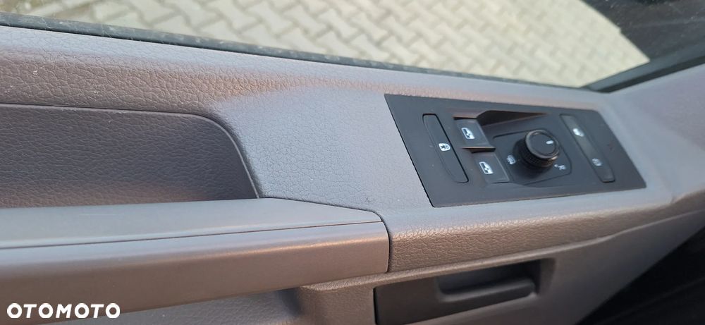 Volkswagen Transporter - 16