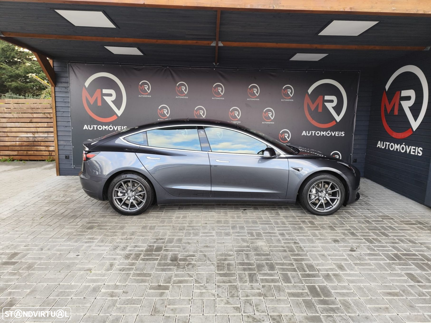 Tesla Model 3 - 5