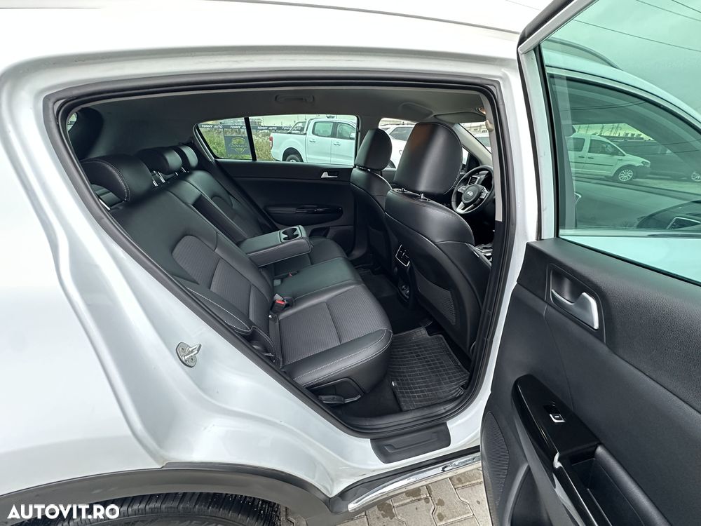 Kia Sportage 1.6 DSL MHEV 7DCT HP 4x2 Style - 16