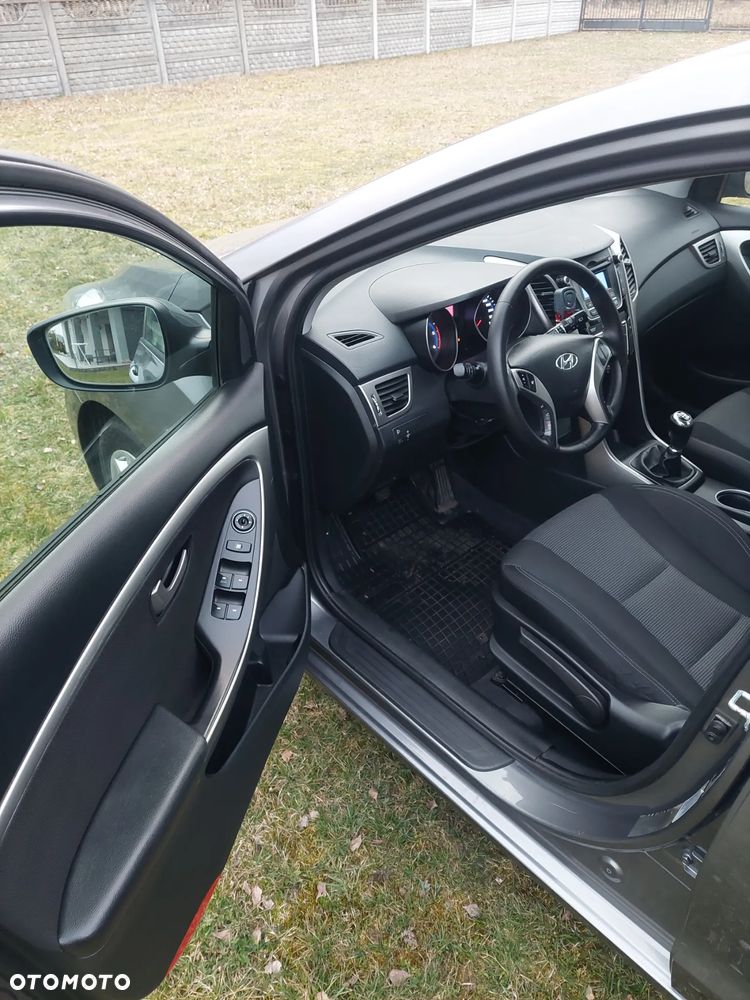 Hyundai i30 1.6 CRDI Trend - 13