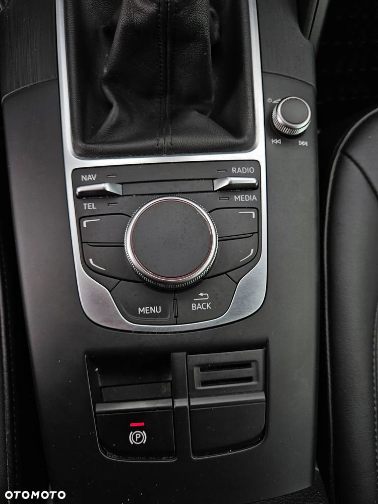 Audi A3 Sportback 1.4 TFSI Ambiente - 19