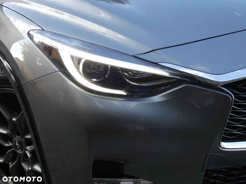 Infiniti Q30 1.6t Premium Tech 7DCT - 5