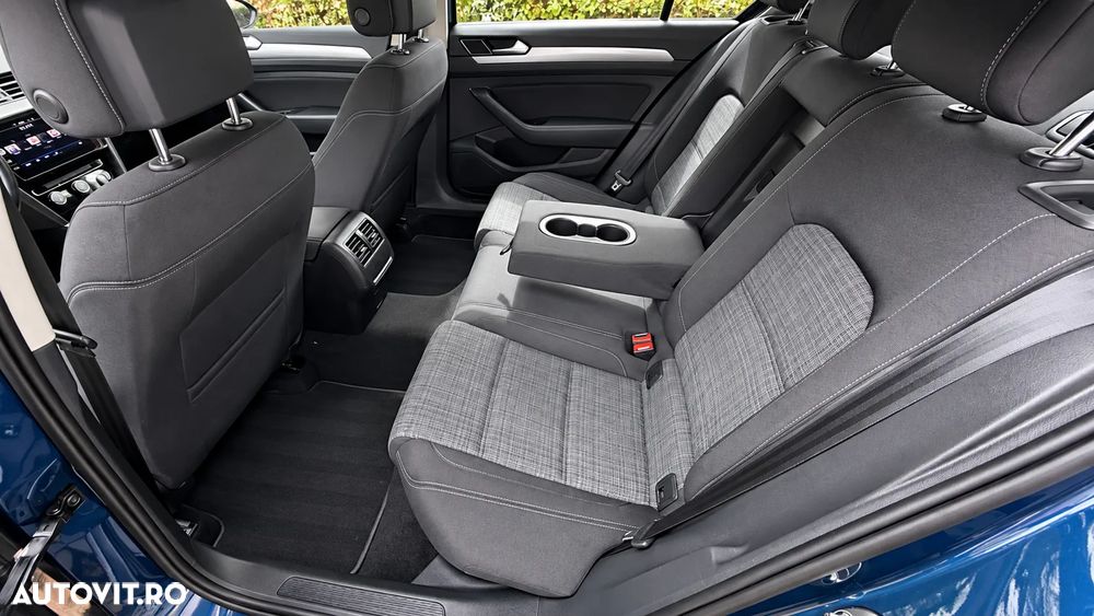 Volkswagen Passat 2.0 TDI DSG Comfortline - 34