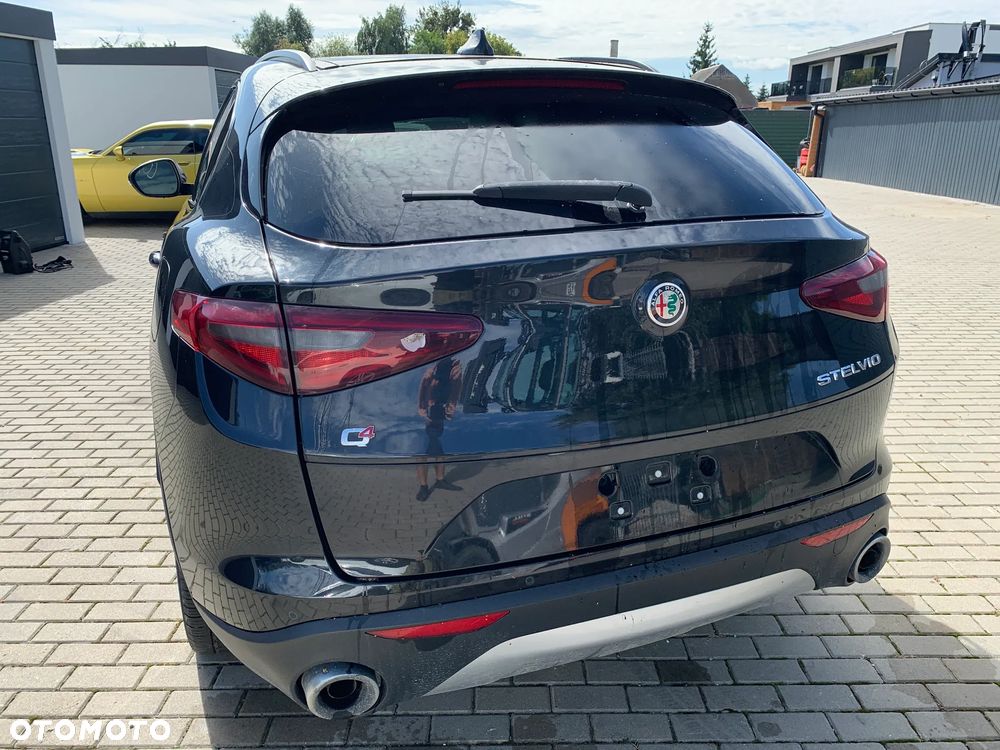 Alfa Romeo Stelvio 2.0 Turbo 16V AT8-Q4 Executive - 12