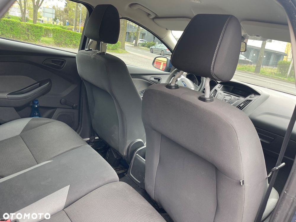 Ford Focus 1.6 Ambiente - 13