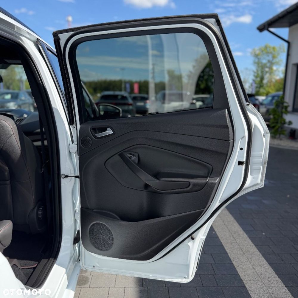 Ford Kuga - 27