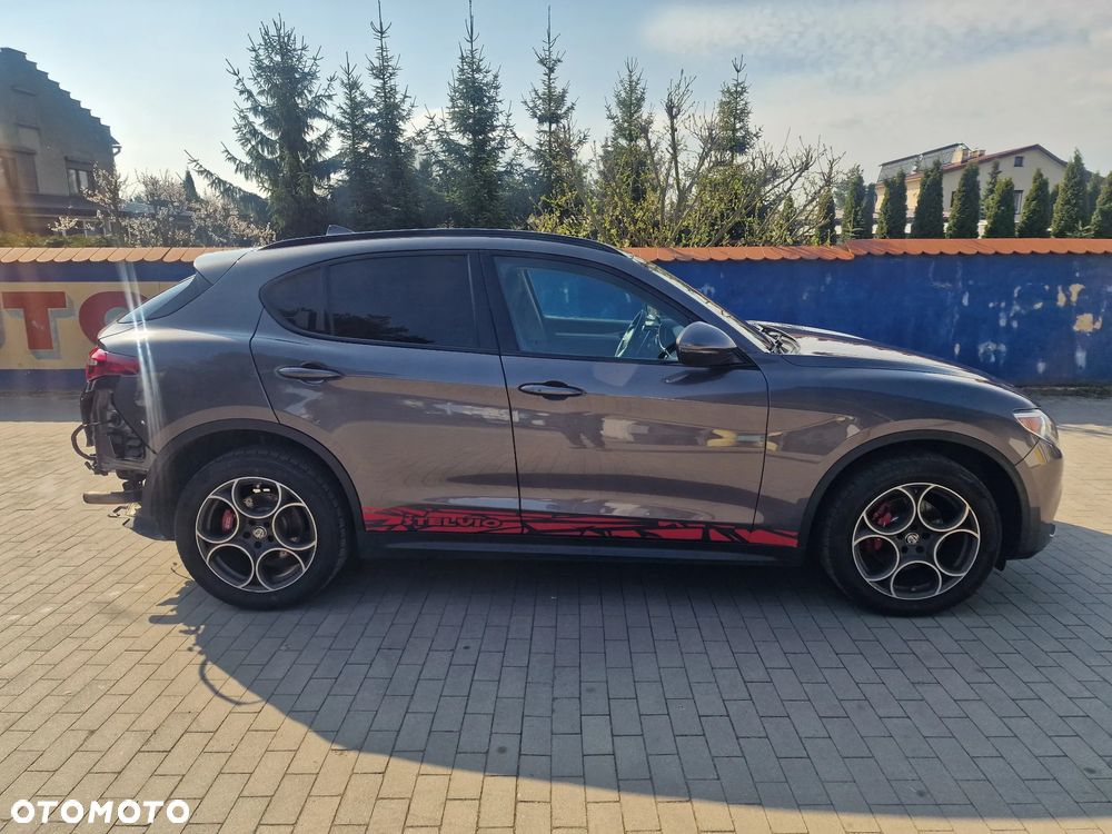 Alfa Romeo Stelvio 2.0 Turbo 16V AT8-Q4 Super - 3