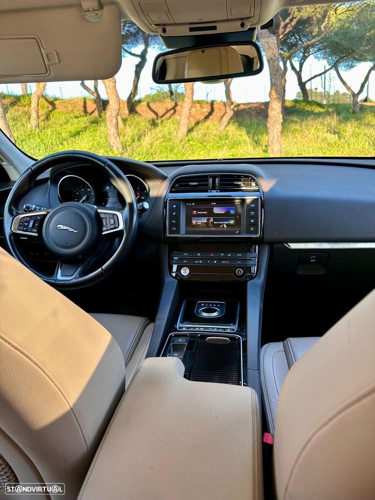 Jaguar F-Pace 20d AWD Aut. Prestige - 23