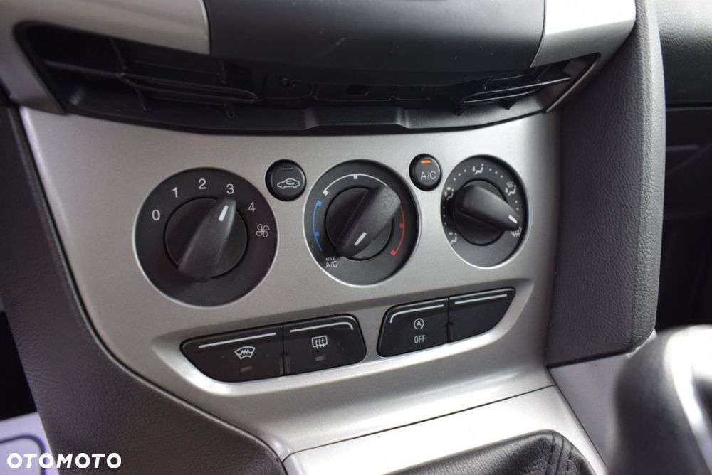 Ford Focus - 30