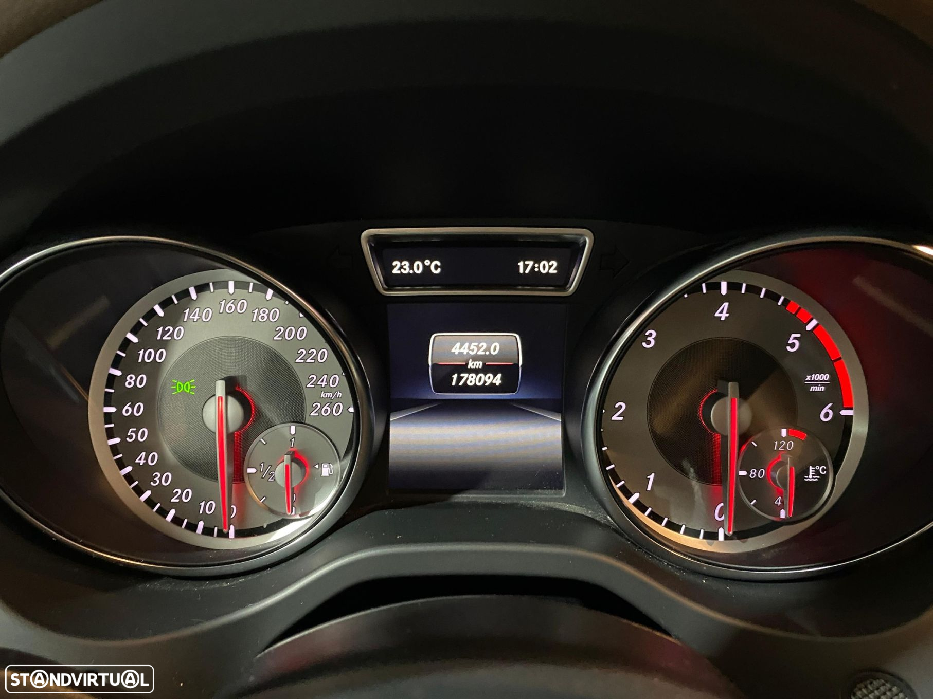 Mercedes-Benz CLA 200 - 17