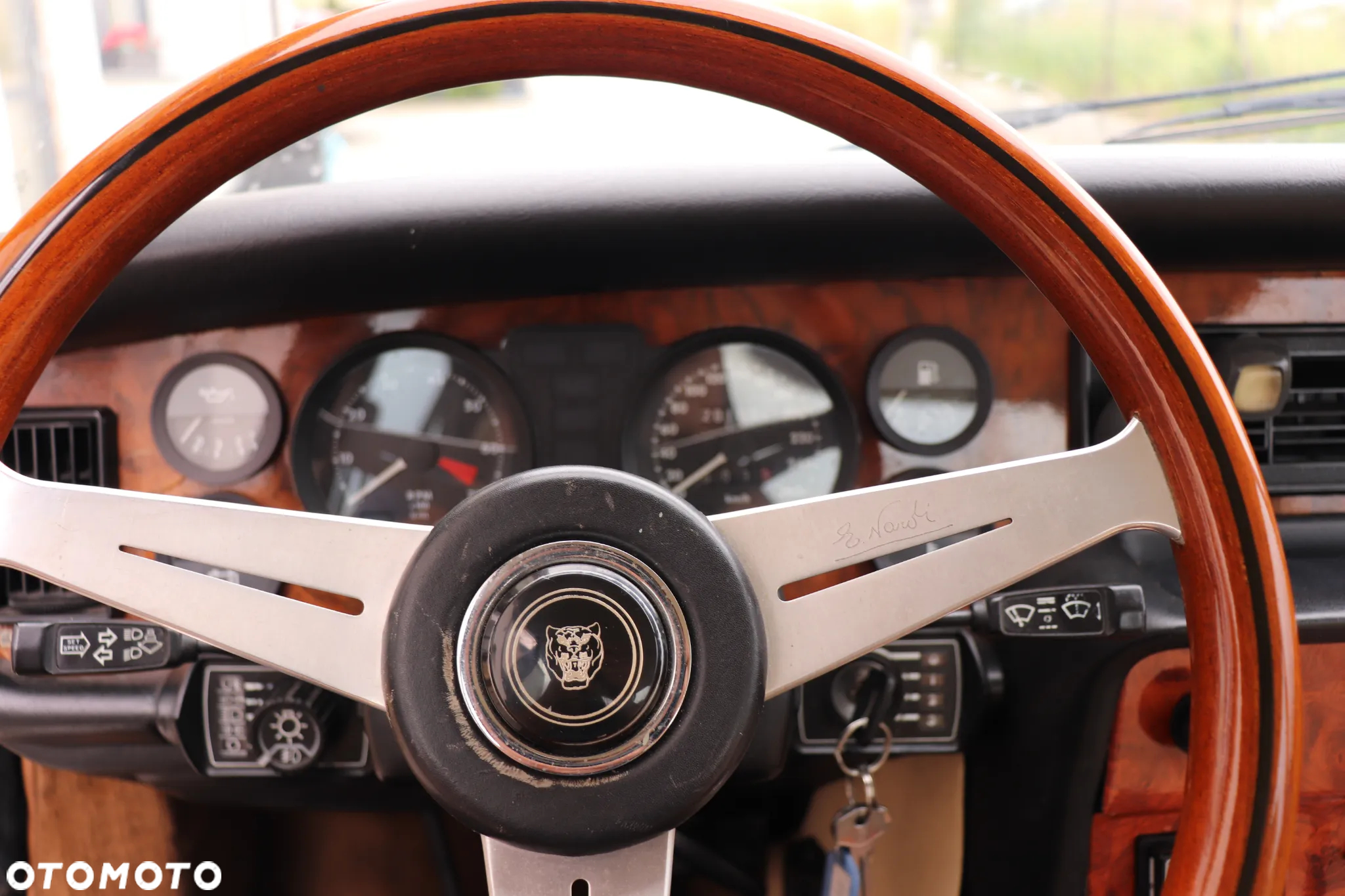 Jaguar XJ XJ12 5.3i - 8