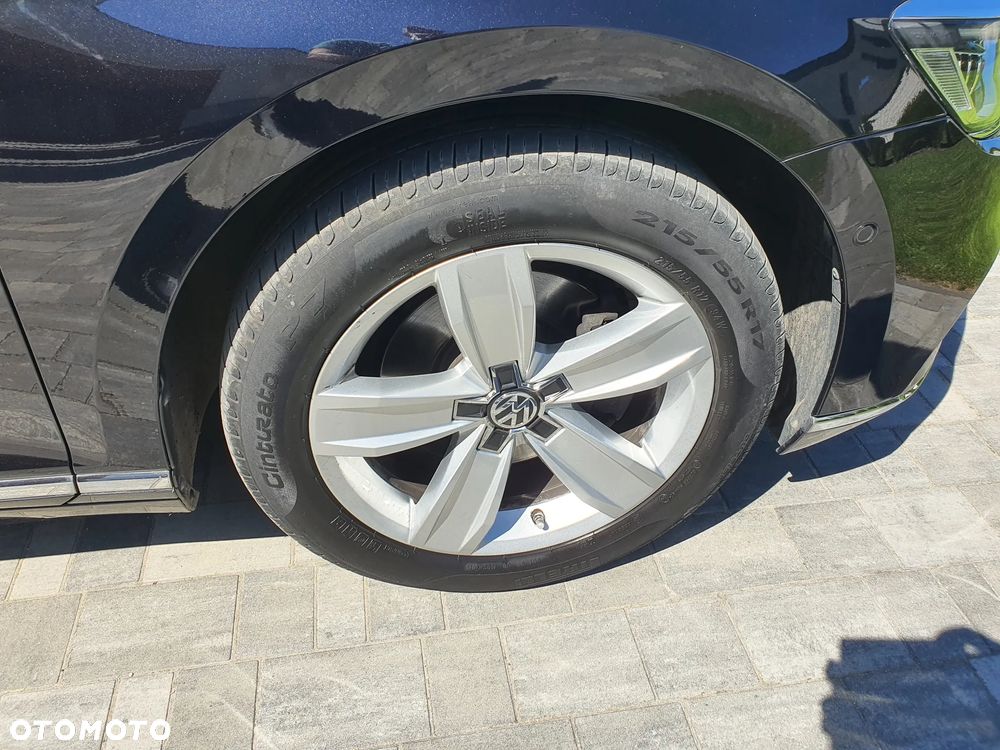 Volkswagen Passat 2.0 TDI SCR DSG Highline - 25