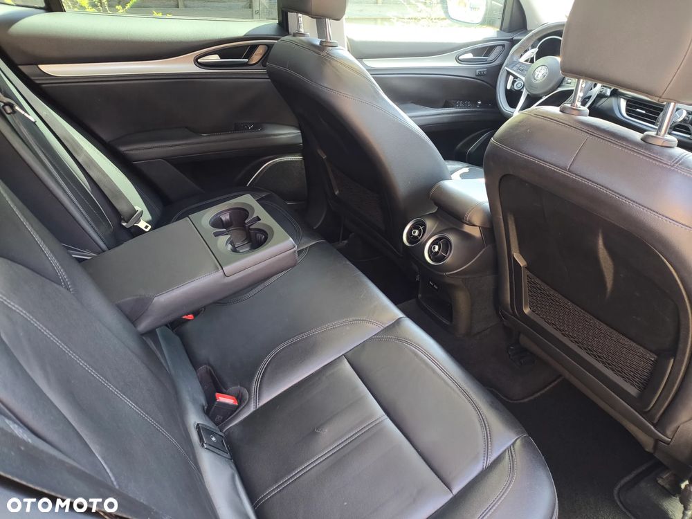 Alfa Romeo Stelvio 2.0 Turbo 16V AT8-Q4 Ti - 9