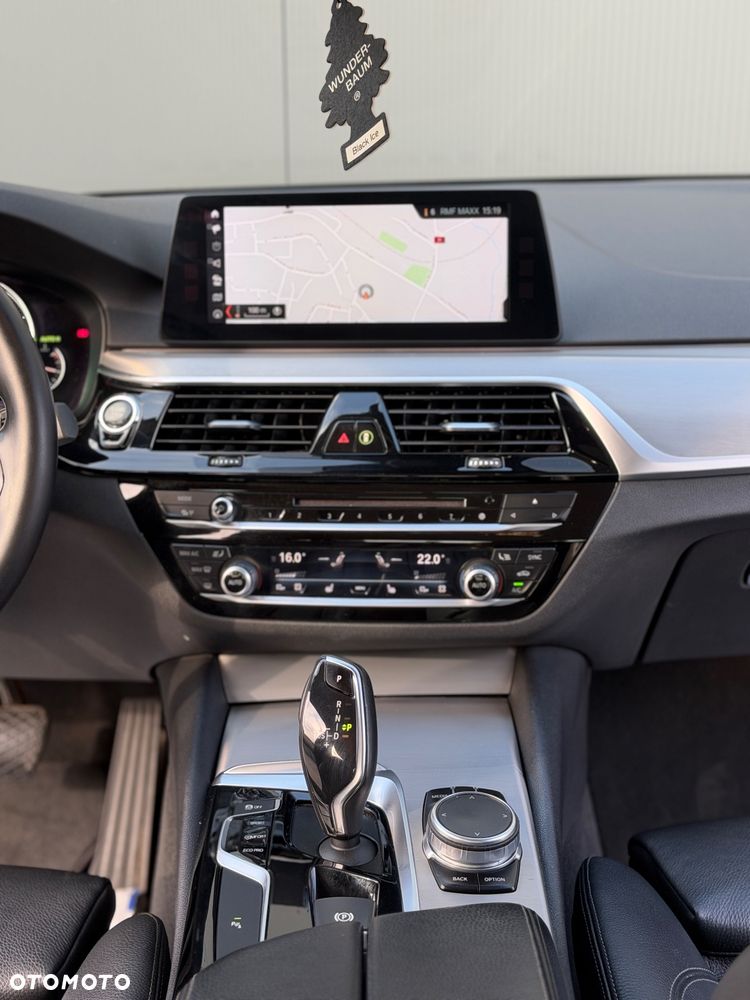 BMW Seria 5 520d xDrive Luxury Line sport - 8