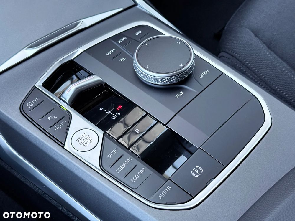 BMW Seria 3 320i sport - 30