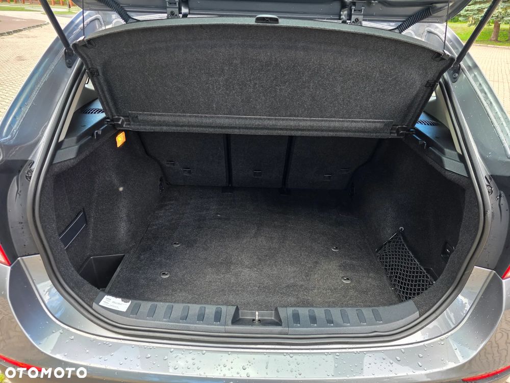 BMW X1 sDrive18i - 11
